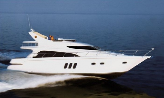  Rent a yacht 560 